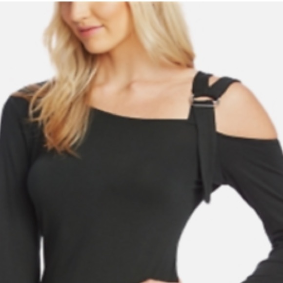 Vince Camuto Women's Long Sleeve
Asymmetrical Neckline Top Green
Size Medium - Picture 2 of 11